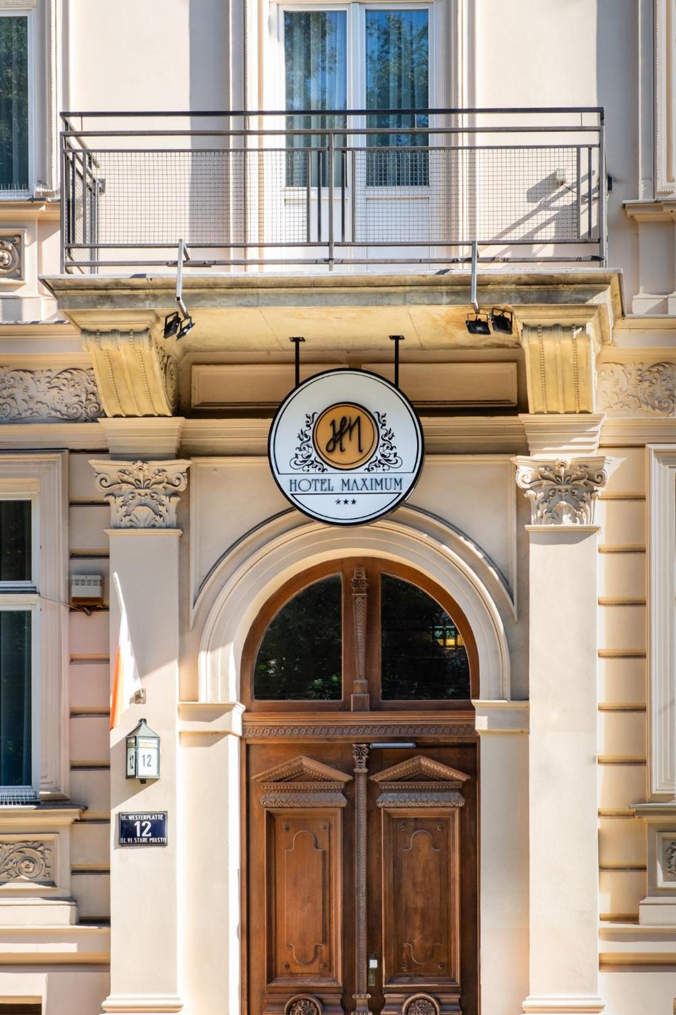 Maximum Hotel